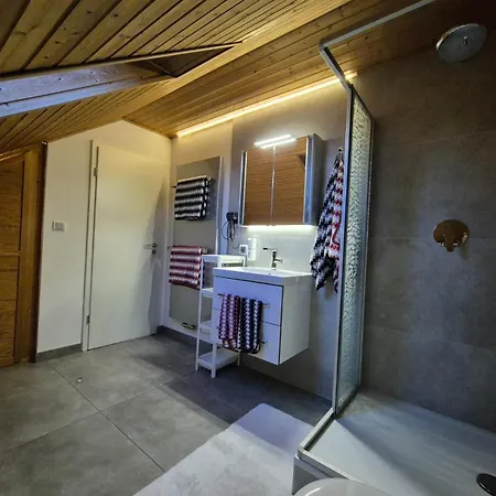 Gemütliche Schloßblick In Am Rhein - Rheingau