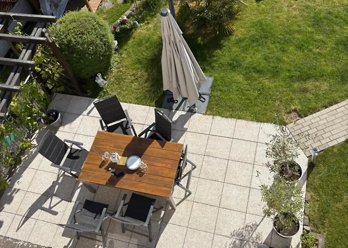 Gemuetliche Schlossblick In Am Rhein - Rheingau